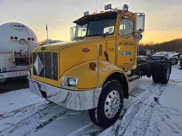 Main image Peterbilt 330